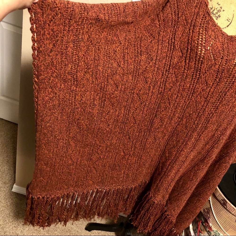 🧶ARNHEM🧶100% LAMBSWOOL PONCHO - Picture 4 of 8